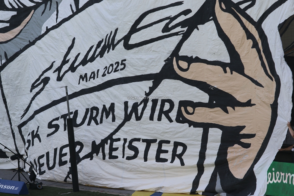 Sturm Graz - Wolfsberg
Oesterreichische Fussball Bundesliga, 32. Runde, SK Sturm Graz - Wolfsberger AC, Stadion Liebenau Graz, 24.05.2025. 

Foto zeigt Fans von Sturm mit einer Choreografie
