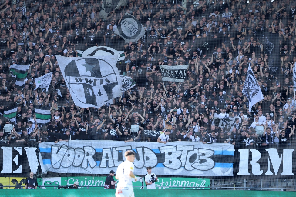 Sturm Graz - Wolfsberg
Oesterreichische Fussball Bundesliga, 32. Runde, SK Sturm Graz - Wolfsberger AC, Stadion Liebenau Graz, 24.05.2025. 

Foto zeigt Fans von Sturm mit einem Spruchband
Schlüsselwörter: jewels