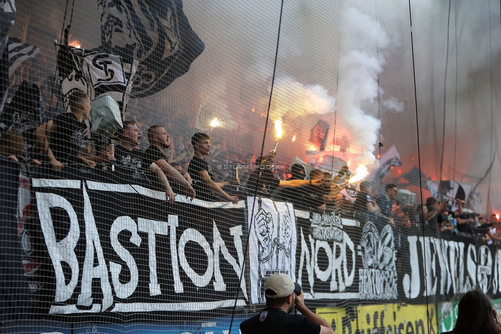 Sturm Graz - WAC
Oesterreichische Fussball Bundesliga, 32. Runde, SK Sturm Graz - Wolfsberger AC, Stadion Liebenau Graz, 24.05.2025. 

Foto zeigt Fans von Sturm mit Pyrotechnik
