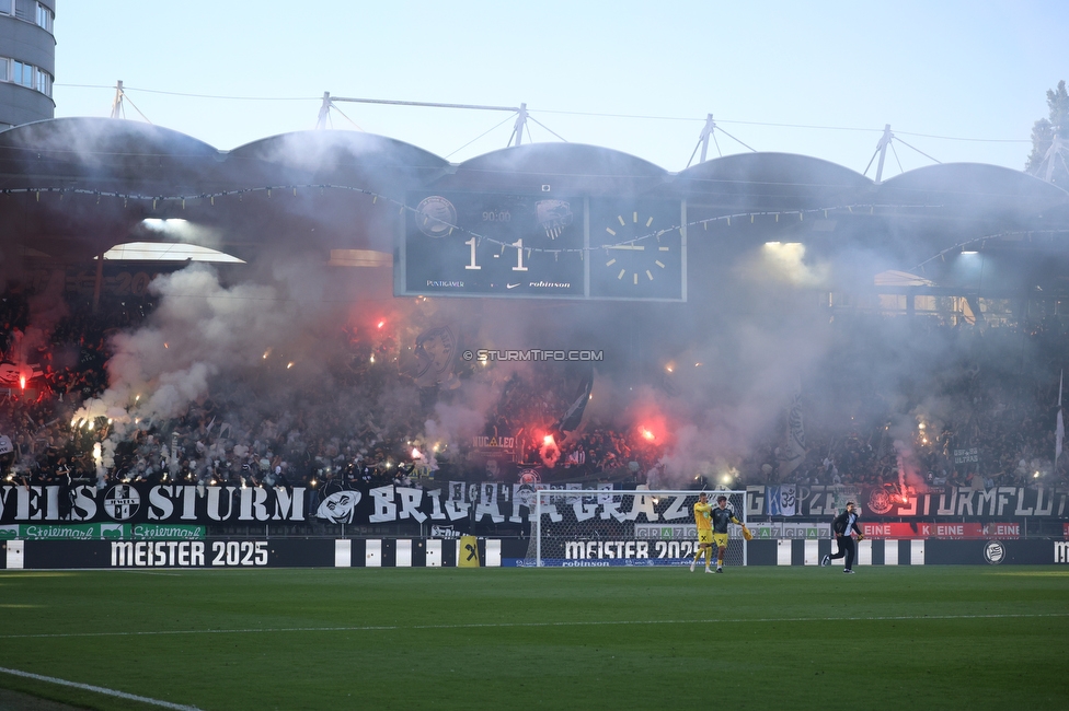 Sturm Graz - Wolfsberg
Oesterreichische Fussball Bundesliga, 32. Runde, SK Sturm Graz - Wolfsberger AC, Stadion Liebenau Graz, 24.05.2025. 

Foto zeigt Fans von Sturm
