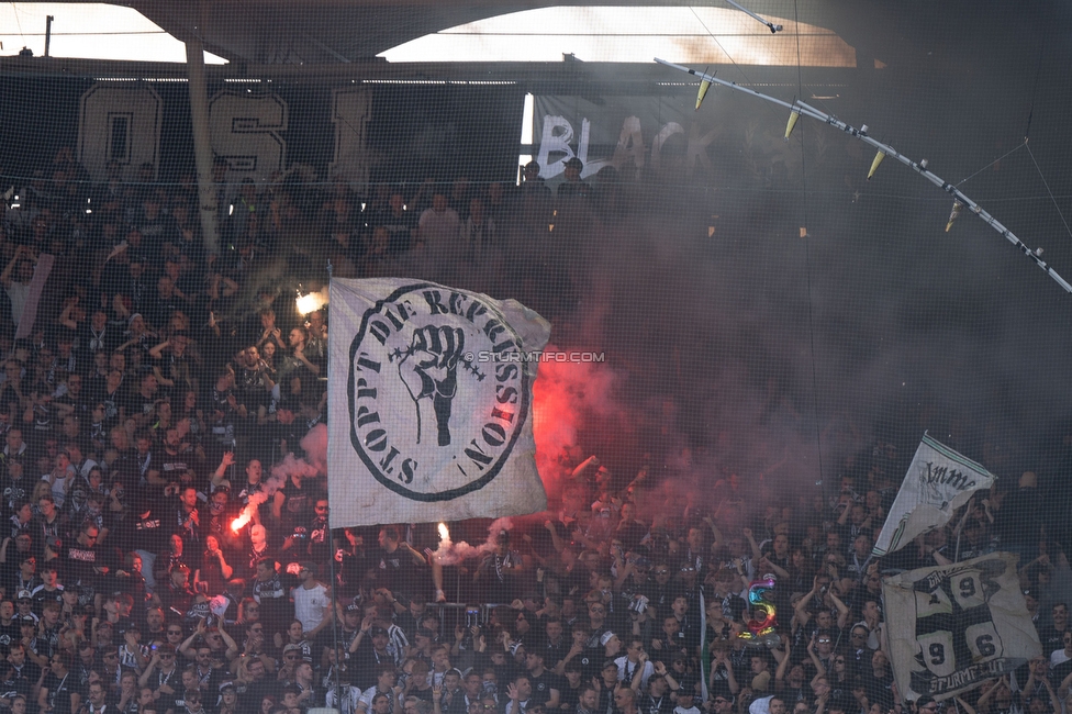 Sturm Graz - Wolfsberg
Oesterreichische Fussball Bundesliga, 32. Runde, SK Sturm Graz - Wolfsberger AC, Stadion Liebenau Graz, 24.05.2025. 

Foto zeigt Fans von Sturm
Schlüsselwörter: pyrotechnik repression