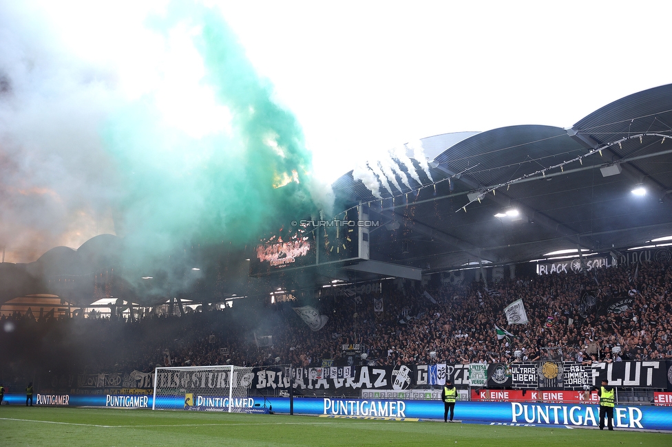 Sturm Graz - WAC
Oesterreichische Fussball Bundesliga, 32. Runde, SK Sturm Graz - Wolfsberger AC, Stadion Liebenau Graz, 24.05.2025. 

Foto zeigt Fans von Sturm mit Pyrotechnik

