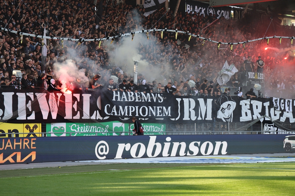 Sturm Graz - Wolfsberg
Oesterreichische Fussball Bundesliga, 32. Runde, SK Sturm Graz - Wolfsberger AC, Stadion Liebenau Graz, 24.05.2025. 

Foto zeigt Fans von Sturm mit einem Spruchband
Schlüsselwörter: jewels pyrotechnik