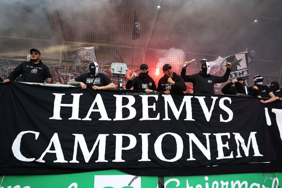 Sturm Graz - WAC
Oesterreichische Fussball Bundesliga, 32. Runde, SK Sturm Graz - Wolfsberger AC, Stadion Liebenau Graz, 24.05.2025. 

Foto zeigt Fans von Sturm mit Pyrotechnik
