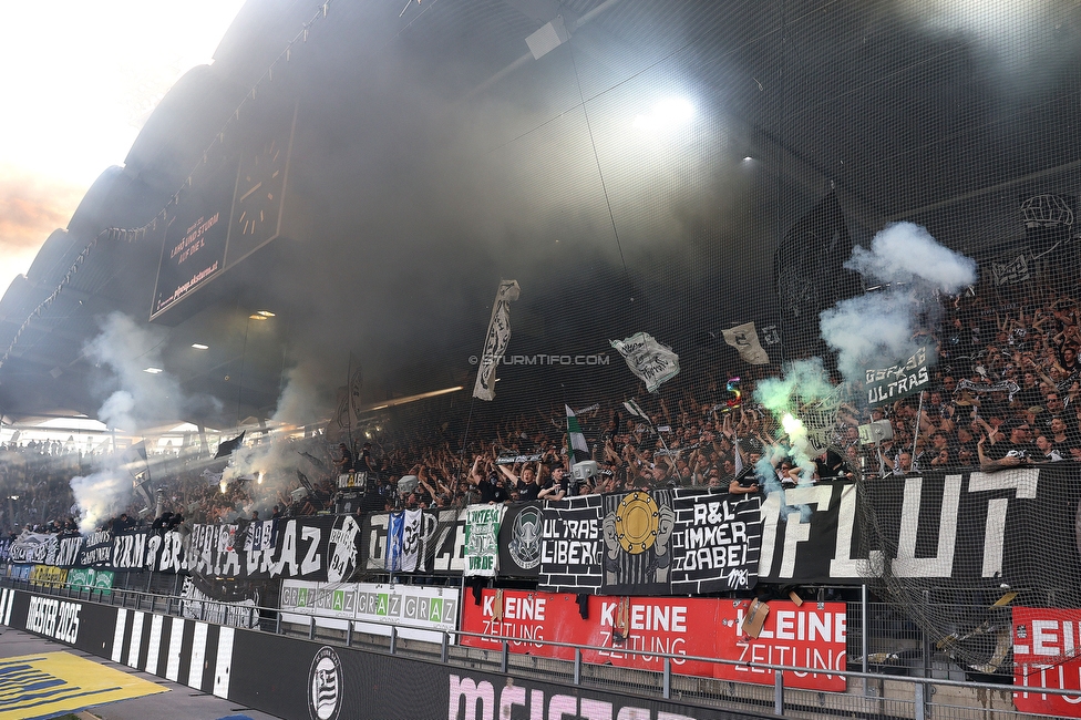 Sturm Graz - WAC
Oesterreichische Fussball Bundesliga, 32. Runde, SK Sturm Graz - Wolfsberger AC, Stadion Liebenau Graz, 24.05.2025. 

Foto zeigt Fans von Sturm mit Pyrotechnik
