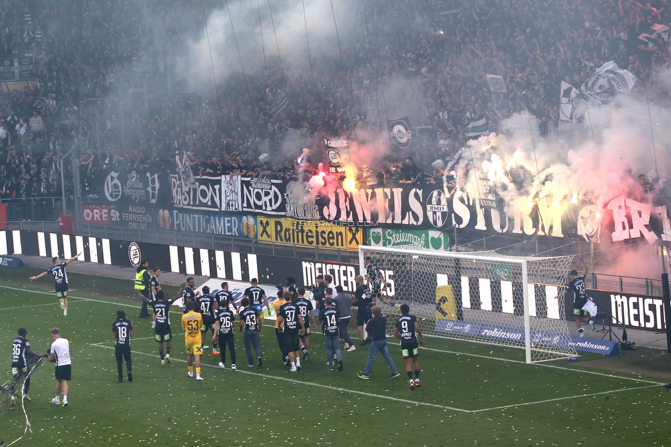 Sturm Graz - Wolfsberg
Oesterreichische Fussball Bundesliga, 32. Runde, SK Sturm Graz - Wolfsberger AC, Stadion Liebenau Graz, 24.05.2025. 

Foto zeigt Fans von Sturm
Schlüsselwörter: jewels pyrotechnik
