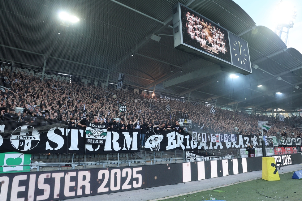 Sturm Graz - Wolfsberg
Oesterreichische Fussball Bundesliga, 32. Runde, SK Sturm Graz - Wolfsberger AC, Stadion Liebenau Graz, 24.05.2025. 

Foto zeigt Fans von Sturm
