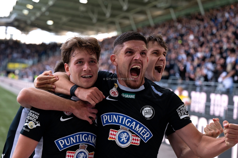 Sturm Graz - Wolfsberg
Oesterreichische Fussball Bundesliga, 32. Runde, SK Sturm Graz - Wolfsberger AC, Stadion Liebenau Graz, 24.05.2025. 

Foto zeigt William Boeving (Sturm) und Emir Karic (Sturm)
Schlüsselwörter: torjubel