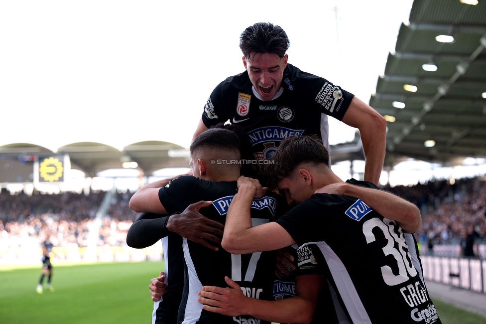 Sturm Graz - Wolfsberg
Oesterreichische Fussball Bundesliga, 32. Runde, SK Sturm Graz - Wolfsberger AC, Stadion Liebenau Graz, 24.05.2025. 

Foto zeigt die Mannschaft von Sturm
Schlüsselwörter: torjubel