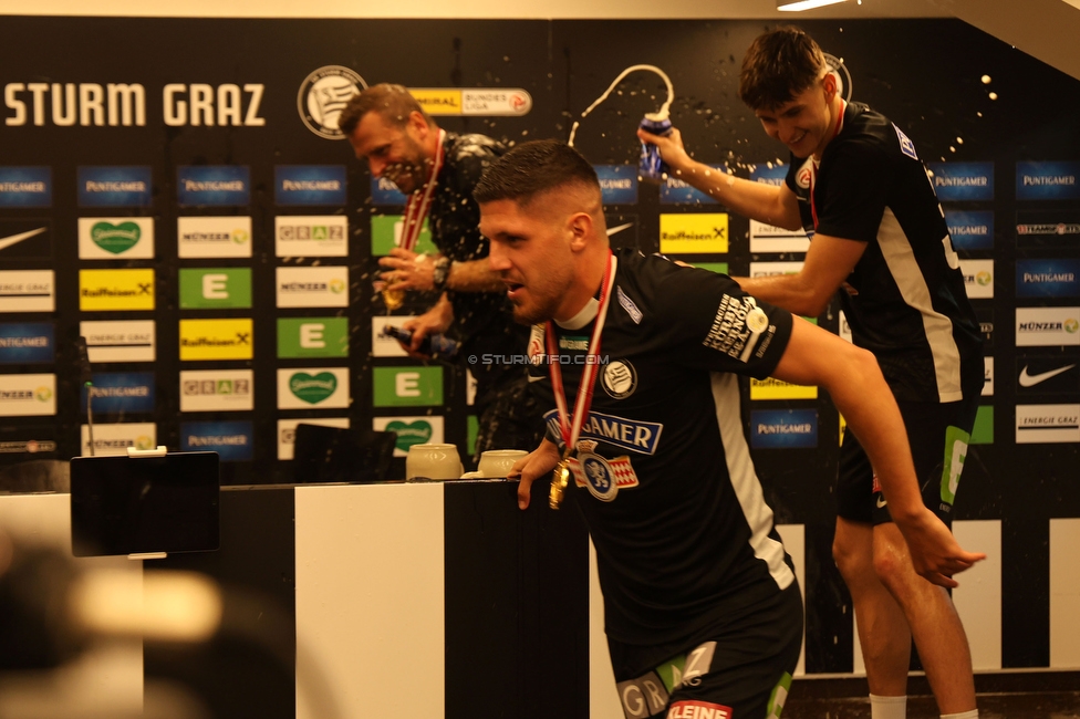Sturm Graz - Wolfsberg
Oesterreichische Fussball Bundesliga, 32. Runde, SK Sturm Graz - Wolfsberger AC, Stadion Liebenau Graz, 24.05.2025. 

Foto zeigt die Meisterfeier
