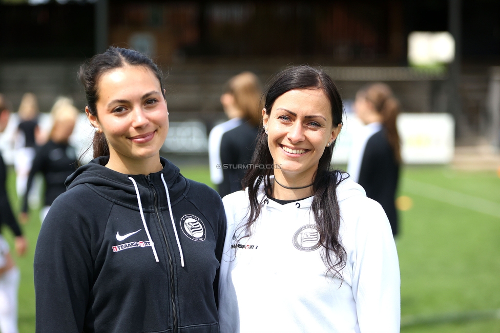 Sturm Damen - GAK 1902
Testspiel, SK Sturm Graz Damen - GAK 1902, Gruabn Graz, 18.05.2025. 

Foto zeigt Marie Kohlbacher (Masseurin Sturm Damen) und Verena Zsifkovits (Physiotherapeutin Sturm Graz)
