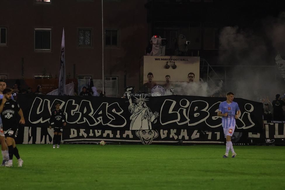 SK Bischofshofen - Sturm Graz
OEFB Cup 1. Runde, SK Bischofshofen - SK Sturm Graz, Sportplatz Bischofshofen, 25.07.2025. 

Foto zeigt Fans von Sturm mit einer Choreografie
