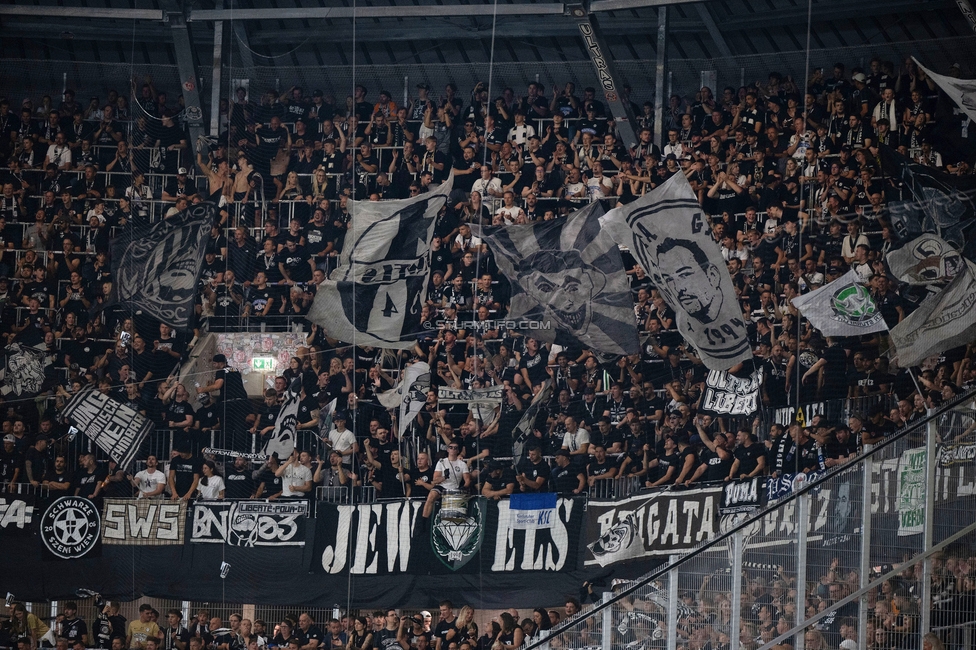 LASK - Sturm Graz
Oesterreichische Fussball Bundesliga, 1. Runde, Linzer ASK - SK Sturm Graz, Raiffeisen Arena Linz, 01.08.2025. 

Foto zeigt Fans von Sturm
