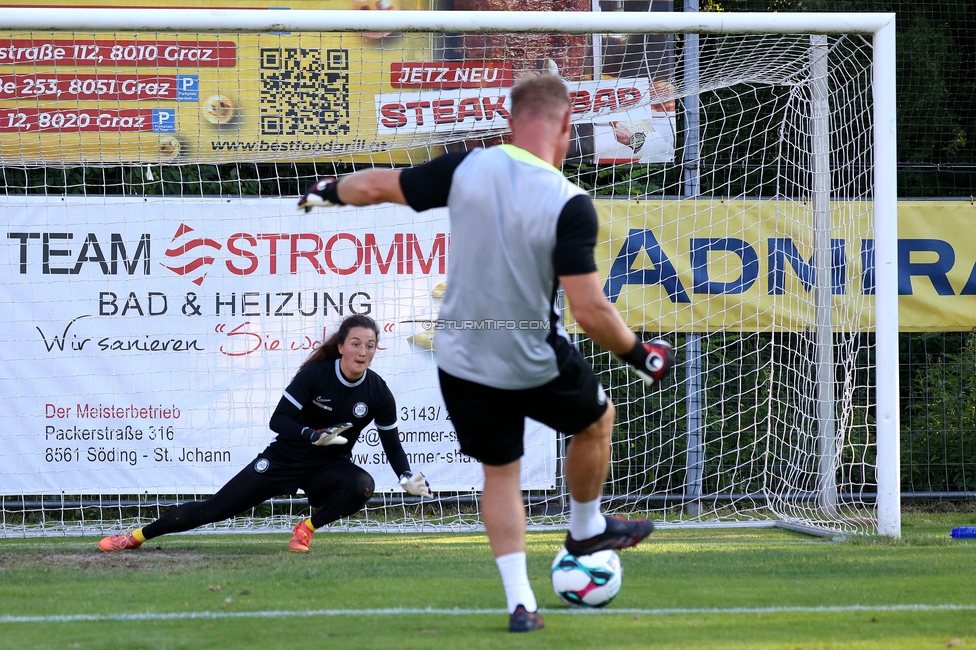 GAK - Sturm Graz Damen
SPORTLAND Niederoesterreich Frauen Cup, GAK 1902 - SK Sturm Graz, Sportzentrum Graz-Weinzoedl, 08.08.2025. 

Foto zeigt Vanessa Gritzner (Sturm Damen) und Daniel Gutschi (Torwart-Trainer Sturm Damen)
