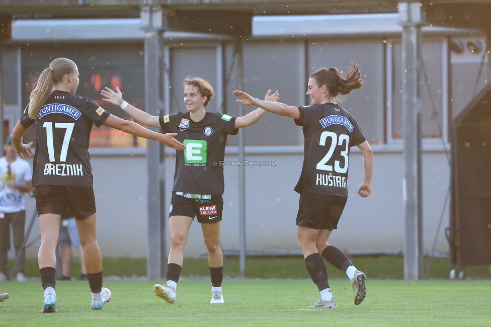 GAK - Sturm Graz Damen
SPORTLAND Niederoesterreich Frauen Cup, GAK 1902 - SK Sturm Graz, Sportzentrum Graz-Weinzoedl, 08.08.2025. 

Foto zeigt Lena Breznik (Sturm Damen), Leonie Christin Tragl (Sturm Damen) und Zala Kustrin (Sturm Damen)
