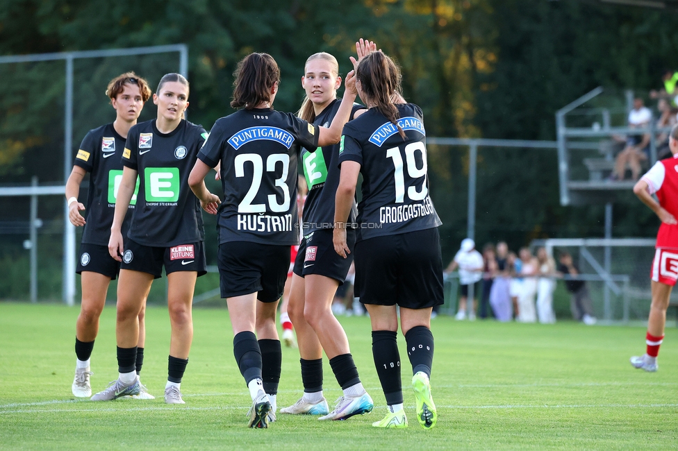 GAK - Sturm Graz Damen
SPORTLAND Niederoesterreich Frauen Cup, GAK 1902 - SK Sturm Graz, Sportzentrum Graz-Weinzoedl, 08.08.2025. 

Foto zeigt Zala Kustrin (Sturm Damen), Lena Breznik (Sturm Damen) und Stefanie Grossgasteiger (Sturm Damen)
