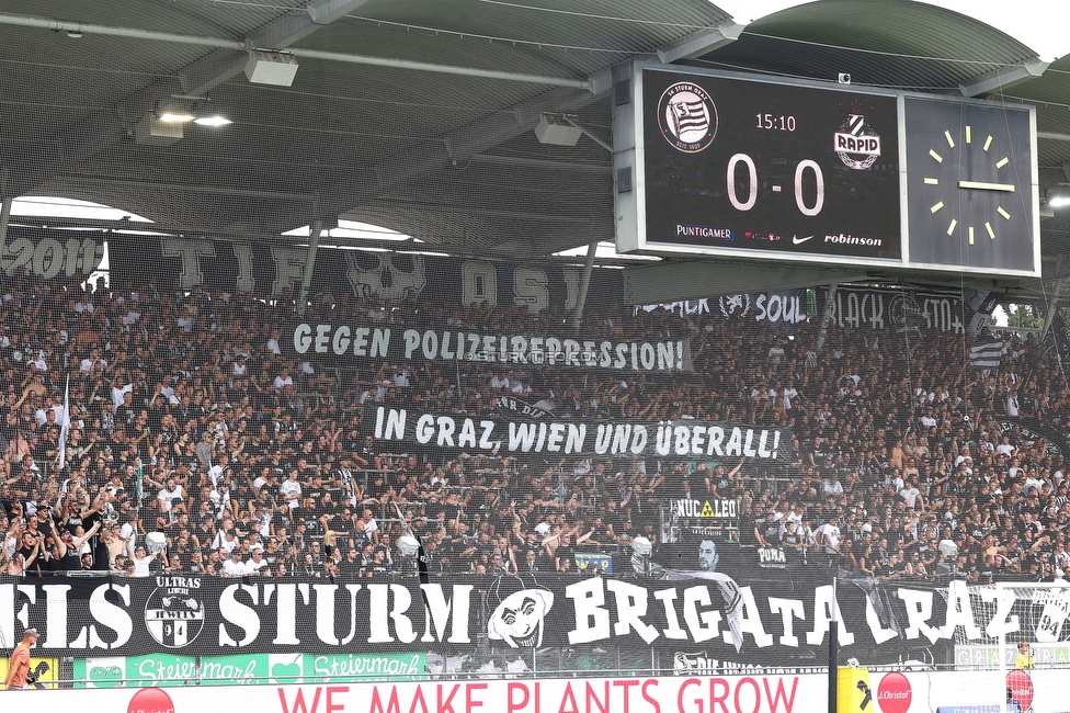 Sturm Graz - Rapid
Oesterreichische Fussball Bundesliga, 2. Runde, SK Sturm Graz - SK Rapid Wien, Stadion Liebenau Graz, 10.08.2025. 

Foto zeigt Fans von Sturm mit einem Spruchband
Schlüsselwörter: repression