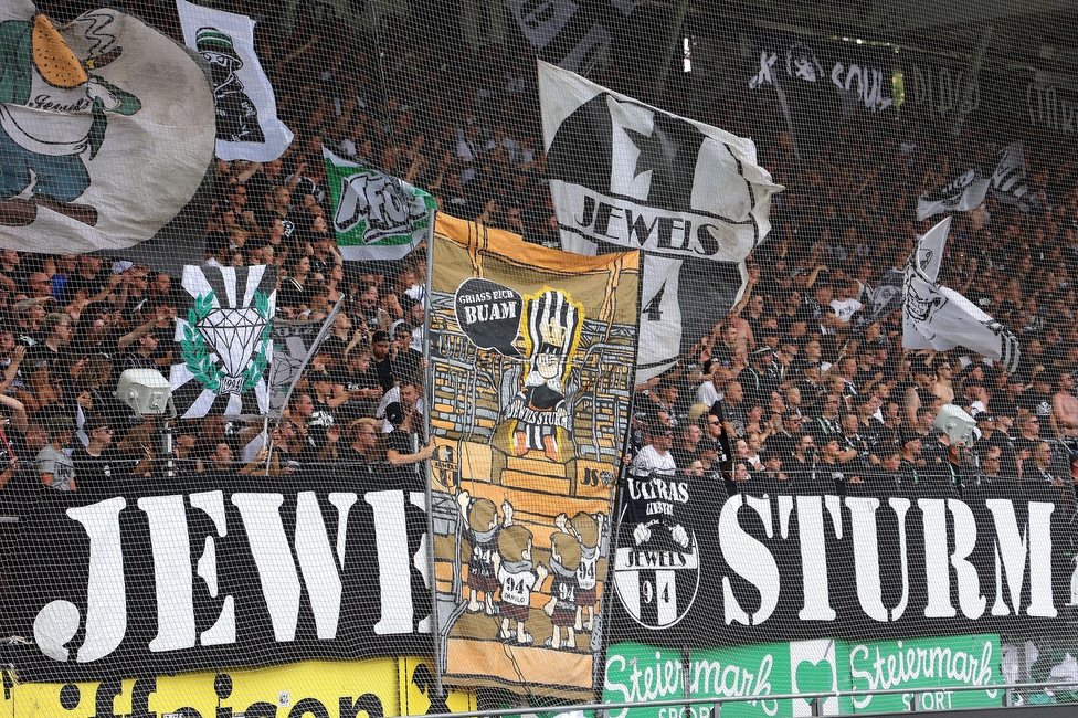 Sturm Graz - Rapid
Oesterreichische Fussball Bundesliga, 2. Runde, SK Sturm Graz - SK Rapid Wien, Stadion Liebenau Graz, 10.08.2025. 

Foto zeigt Fans von Sturm
Schlüsselwörter: jewels baby