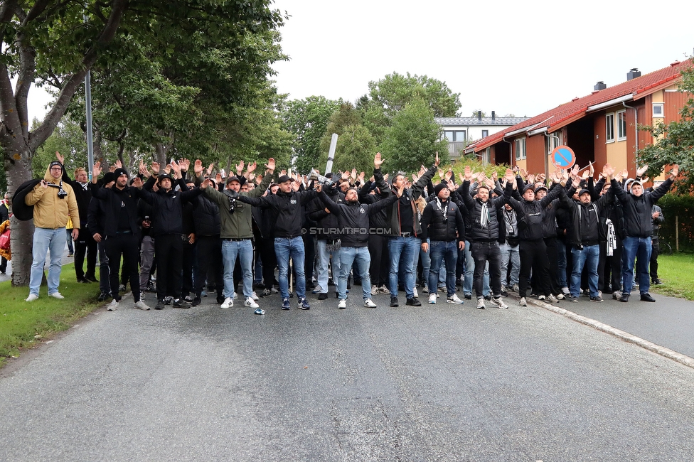 Bodo Glimt - Sturm Graz
UEFA Champions League Play-Offs, Bodo Glimt - SK Sturm Graz, Aspmyra Stadion Bodo, 20.08.2025. 

Foto zeigt Fans von Sturm beim Corteo
