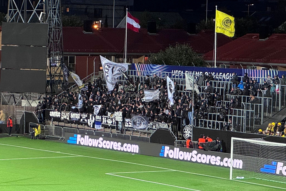 Bodo Glimt - Sturm Graz
UEFA Champions League Play-Offs, Bodo Glimt - SK Sturm Graz, Aspmyra Stadion Bodo, 20.08.2025. 

Foto zeigt Fans von Sturm
