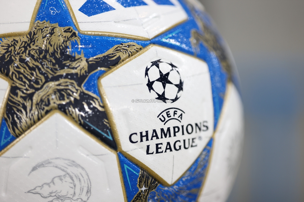 Sturm Graz - Bodo Glimt
UEFA Champions League Play-Offs, SK Sturm Graz - Bodo Glimt, Woerthersee Stadion Klagenfurt, 26.08.2025. 

Foto zeigt den Championsleague Ball
