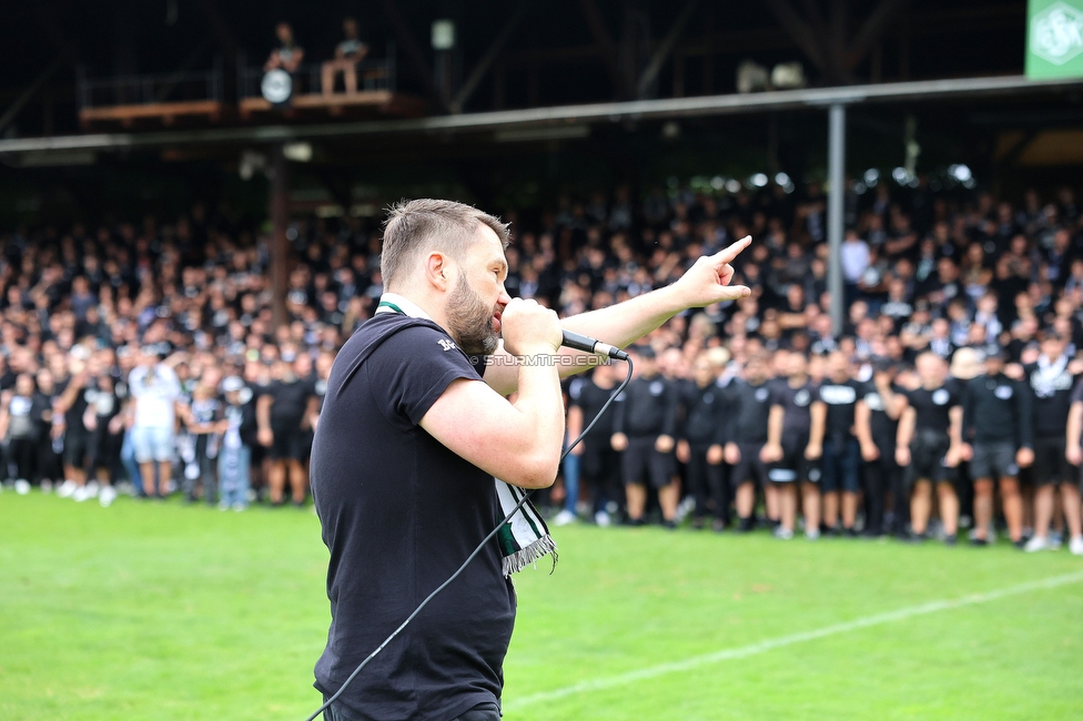 GAK - Sturm Graz
Oesterreichische Fussball Bundesliga, 5. Runde, Grazer AK - SK Sturm Graz, Stadion Liebenau Graz, 30.08.2025. 

Foto zeigt Fans von Sturm in der Gruabn
