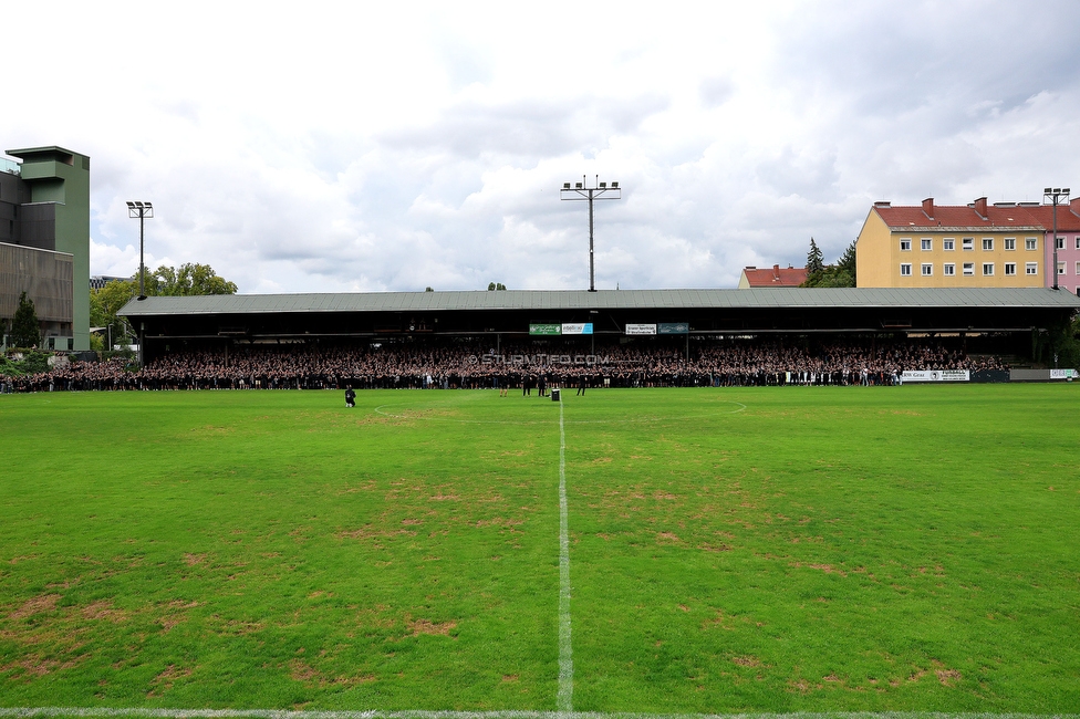 GAK - Sturm Graz
Oesterreichische Fussball Bundesliga, 5. Runde, Grazer AK - SK Sturm Graz, Stadion Liebenau Graz, 30.08.2025. 

Foto zeigt Fans von Sturm in der Gruabn
