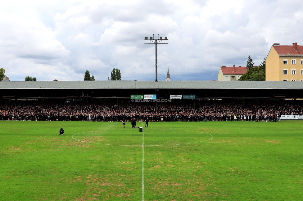 GAK - Sturm Graz
Oesterreichische Fussball Bundesliga, 5. Runde, Grazer AK - SK Sturm Graz, Stadion Liebenau Graz, 30.08.2025. 

Foto zeigt Fans von Sturm in der Gruabn
