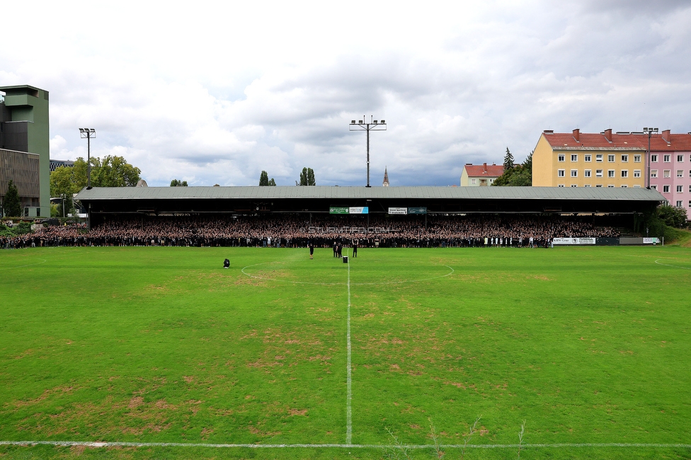 GAK - Sturm Graz
Oesterreichische Fussball Bundesliga, 5. Runde, Grazer AK - SK Sturm Graz, Stadion Liebenau Graz, 30.08.2025. 

Foto zeigt Fans von Sturm in der Gruabn
