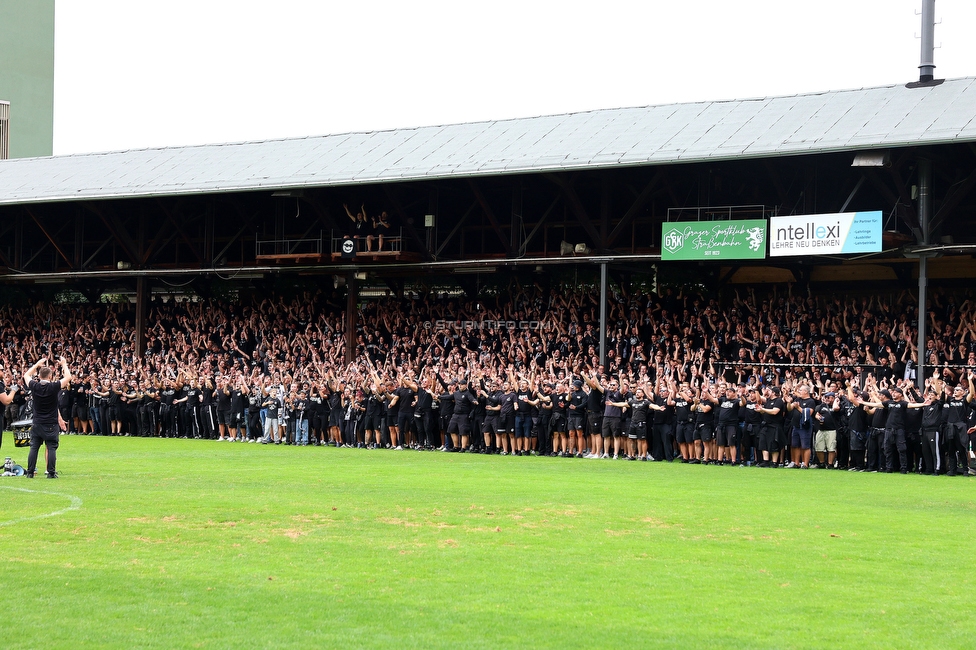 GAK - Sturm Graz
Oesterreichische Fussball Bundesliga, 5. Runde, Grazer AK - SK Sturm Graz, Stadion Liebenau Graz, 30.08.2025. 

Foto zeigt Fans von Sturm in der Gruabn
