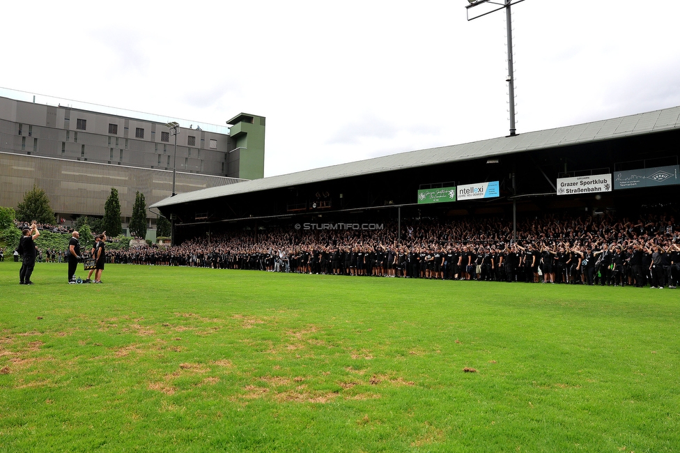 GAK - Sturm Graz
Oesterreichische Fussball Bundesliga, 5. Runde, Grazer AK - SK Sturm Graz, Stadion Liebenau Graz, 30.08.2025. 

Foto zeigt Fans von Sturm in der Gruabn

