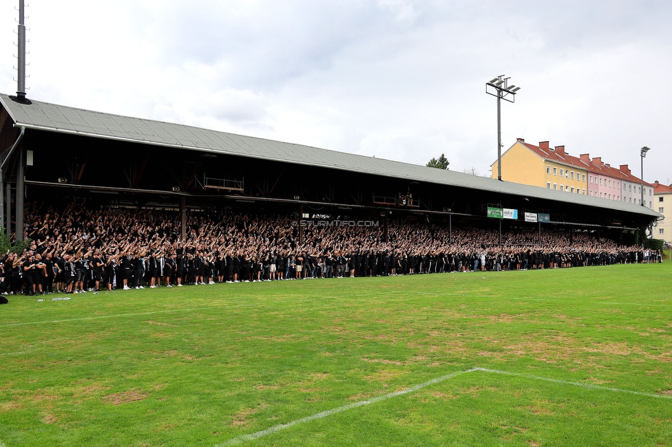 GAK - Sturm Graz
Oesterreichische Fussball Bundesliga, 5. Runde, Grazer AK - SK Sturm Graz, Stadion Liebenau Graz, 30.08.2025. 

Foto zeigt Fans von Sturm in der Gruabn
