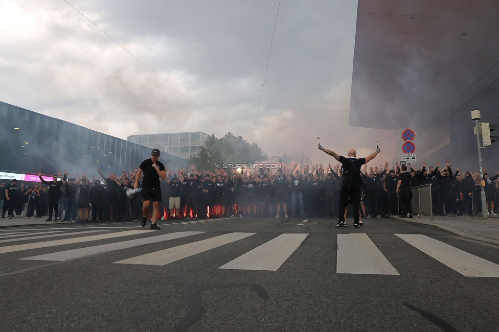 GAK - Sturm Graz
Oesterreichische Fussball Bundesliga, 5. Runde, Grazer AK - SK Sturm Graz, Stadion Liebenau Graz, 30.08.2025. 

Foto zeigt Fans von Sturm beim Corteo

