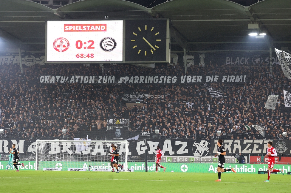 GAK - Sturm Graz
Oesterreichische Fussball Bundesliga, 2. Runde, GAK - SK Sturm Graz, Stadion Liebenau Graz, 30.08.2025. 

Foto zeigt Fans von Sturm mit einem Spruchband
