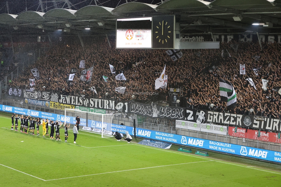 GAK - Sturm Graz
Oesterreichische Fussball Bundesliga, 5. Runde, Grazer AK - SK Sturm Graz, Stadion Liebenau Graz, 30.08.2025. 

Foto zeigt Fans von Sturm und die Mannschaft von Sturm

