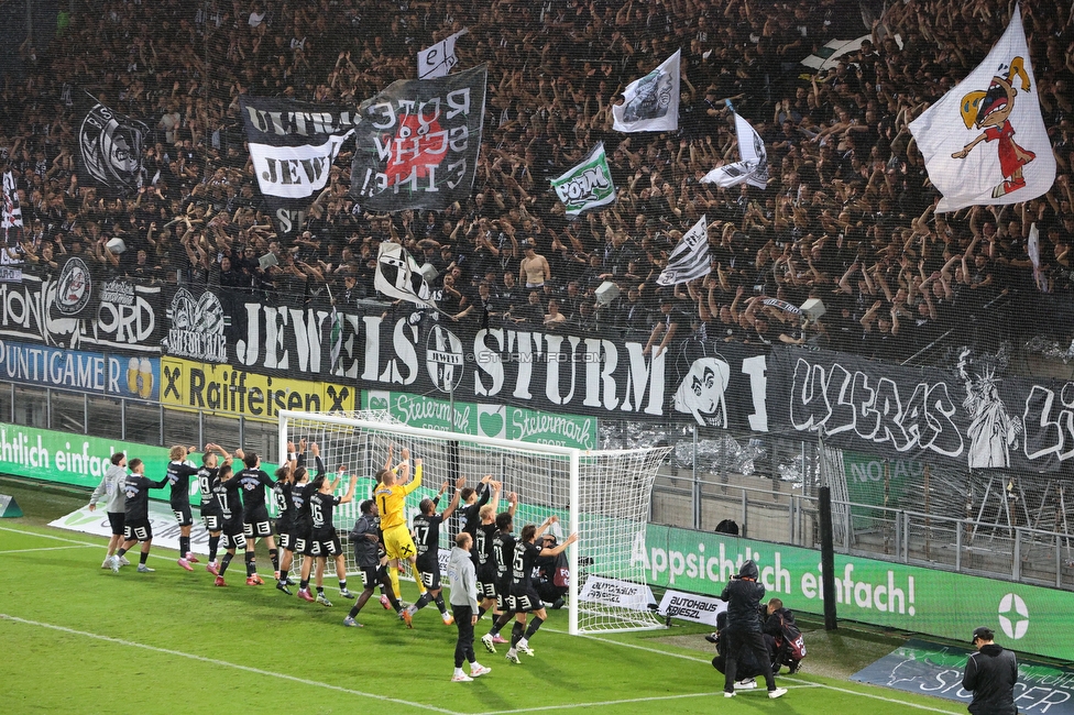 GAK - Sturm Graz
Oesterreichische Fussball Bundesliga, 5. Runde, Grazer AK - SK Sturm Graz, Stadion Liebenau Graz, 30.08.2025. 

Foto zeigt Fans von Sturm und die Mannschaft von Sturm
