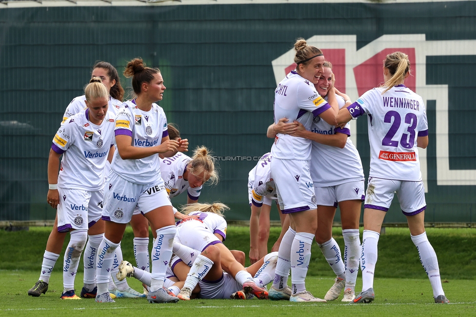 Sturm Damen - Austria Wien
OEFB Frauen Bundesliga, 5. Runde, SK Sturm Graz Damen - FK Austria Wien, Trainingszentrum Messendorf, 14.09.2025. 

Foto zeigt das Team der Austria Wien Frauen
