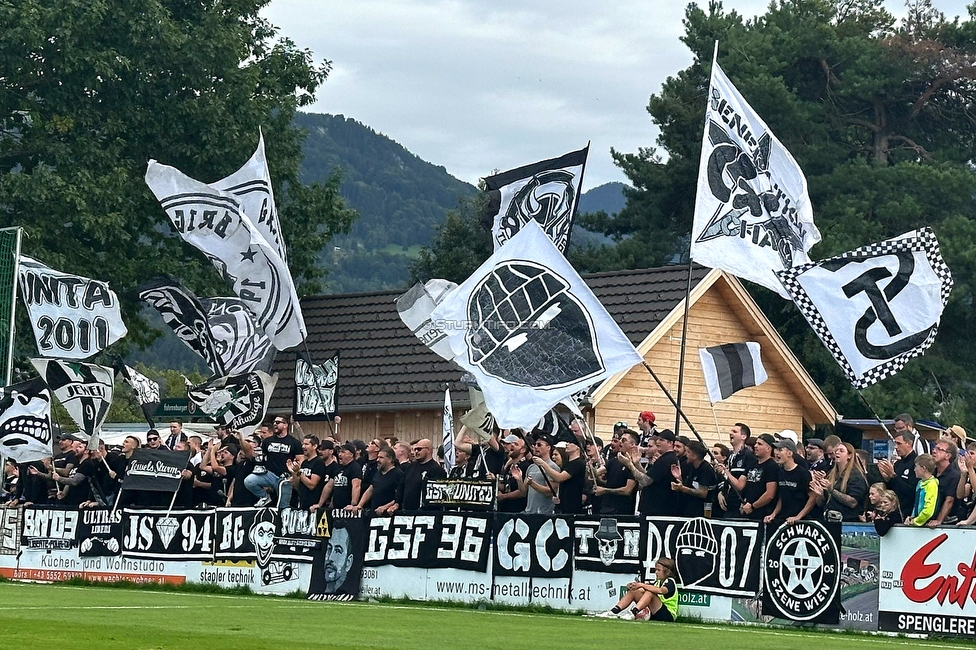 Roethis - Sturm Graz
OEFB Cup, 2. Runde, SC Roethis - SK Sturm Graz, Stadion an der Ratz Roethis, 17.09.2025. 

Foto zeigt Fans von Sturm
