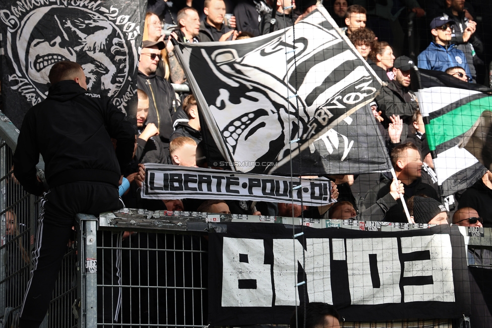 Altach - Sturm Graz
Oesterreichische Fussball Bundesliga, 9. Runde, SC Rheindorf Altach - SK Sturm Graz, Stadion Schnabelholz Altach, 05.10.2025. 

Foto zeigt Fans von Sturm
