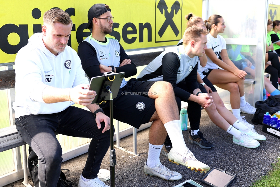Sturm Damen - Altach
OEFB Frauen Bundesliga, 9. Runde, SK Sturm Graz Damen - SCR Altach, Trainingszentrum Messendorf, 12.10.2025. 

Foto zeigt Michael Erlitz (Sportdirektor Sturm Damen) und Jakob Gschwandner (Assistenztrainer Sturm Damen)
