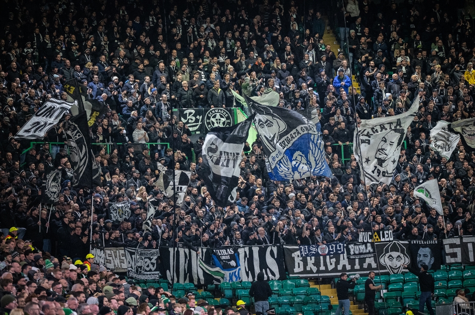 Celtic Glasgow - Sturm Graz
UEFA Europa League Gruppenphase 3. Spieltag, Celtic Glasgow - SK Sturm Graz, Celtic Park Glasgow, 23.10.2025. 

Foto zeigt Fans von Sturm
