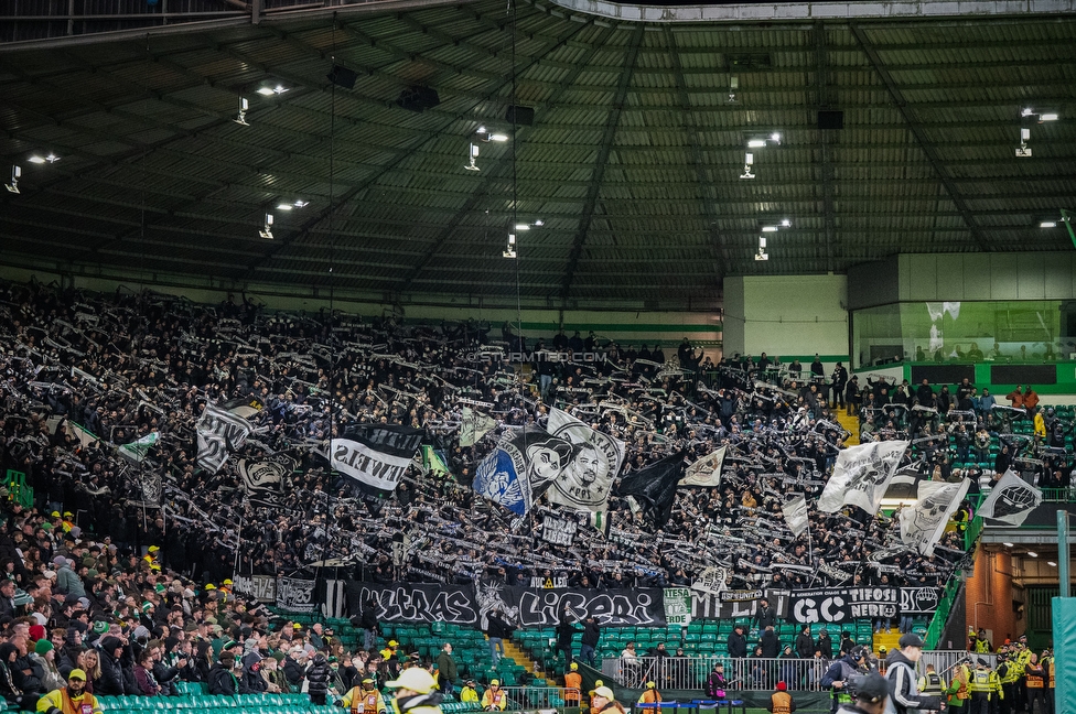 Celtic Glasgow - Sturm Graz
UEFA Europa League Gruppenphase 3. Spieltag, Celtic Glasgow - SK Sturm Graz, Celtic Park Glasgow, 23.10.2025. 

Foto zeigt Fans von Sturm
