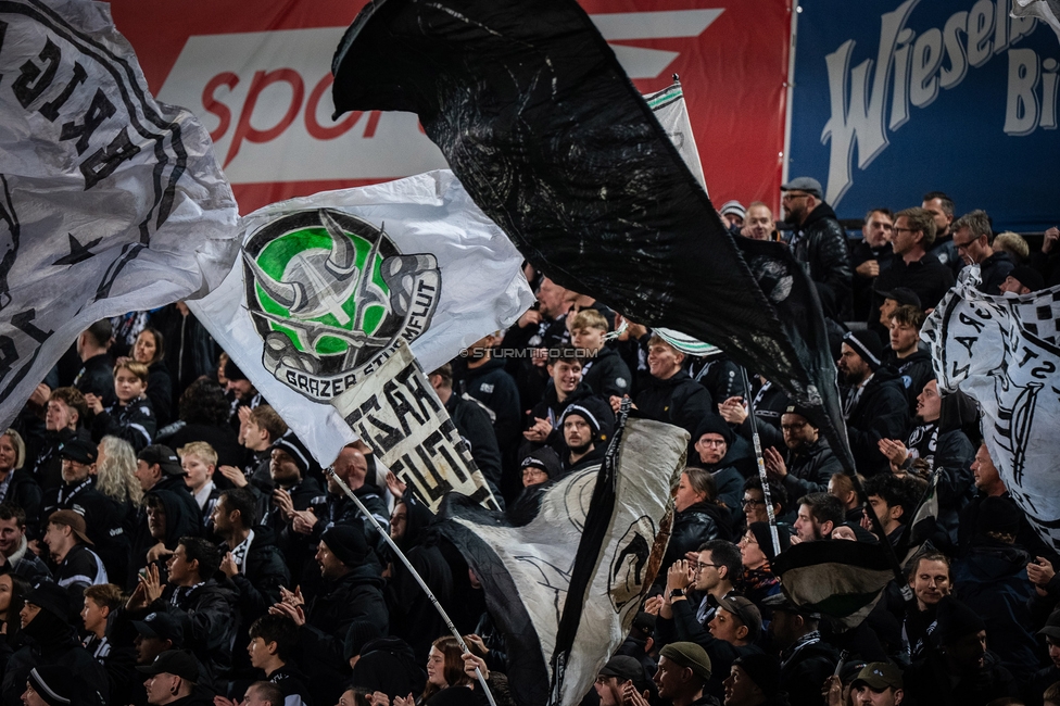 Admira - Sturm Graz
OEFB Cup Achtelfinale, Admira Wacker - SK Sturm Graz, Stadion Suedstadt Maria Enzersdorf, 29.10.2025. 

Foto zeigt Fans von Sturm

