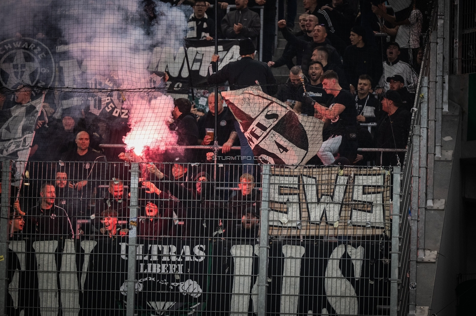 Rapid Wien - Sturm Graz
Oesterreichische Fussball Bundesliga, 12. Runde, SK Rapid Wien - SK Sturm Graz, Weststadion Wien, 02.11.2025. 

Foto zeigt Fans von Sturm
