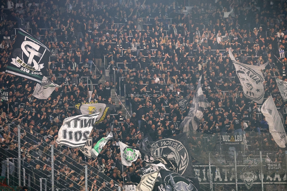 Rapid Wien - Sturm Graz
Oesterreichische Fussball Bundesliga, 12. Runde, SK Rapid Wien - SK Sturm Graz, Weststadion Wien, 02.11.2025. 

Foto zeigt Fans von Sturm
