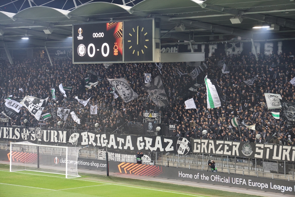 Sturm Graz - Nottingham
UEFA Europa League Gruppenphase 4. Spieltag, SK Sturm Graz - Nottingham Forest, Stadion Liebenau Graz, 06.11.2025. 

Foto zeigt Fans von Sturm
Schlüsselwörter: schals