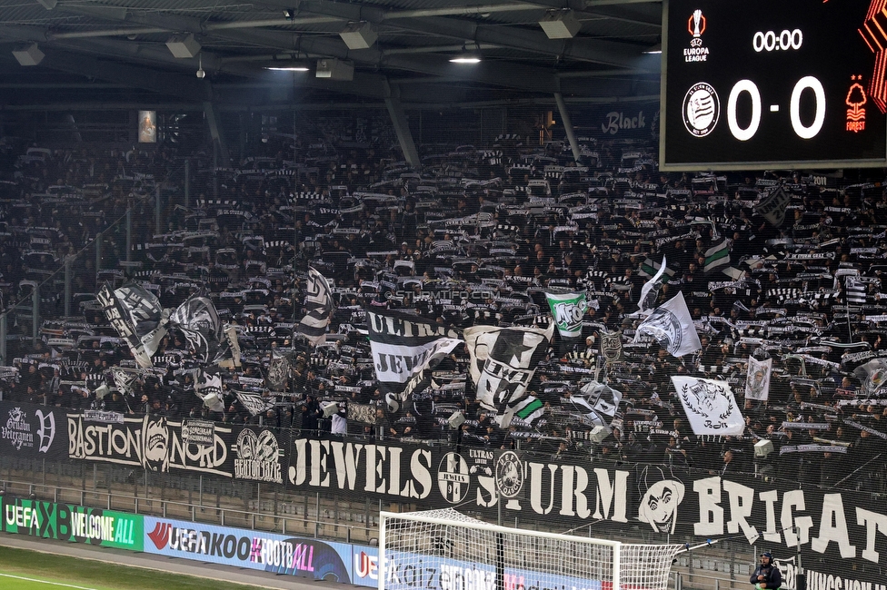 Sturm Graz - Nottingham
UEFA Europa League Gruppenphase 4. Spieltag, SK Sturm Graz - Nottingham Forest, Stadion Liebenau Graz, 06.11.2025. 

Foto zeigt Fans von Sturm
Schlüsselwörter: schals