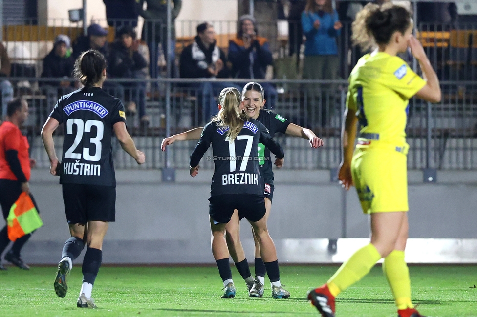 Sturm Damen - Vienna
OEFB Frauen Bundesliga, 12. Runde, SK Sturm Graz Damen - First Vienna, Trainingszentrum Messendorf, 07.11.2025. 

Foto zeigt Lena Breznik (Sturm Damen) und Marie Spiess (Sturm Damen)
