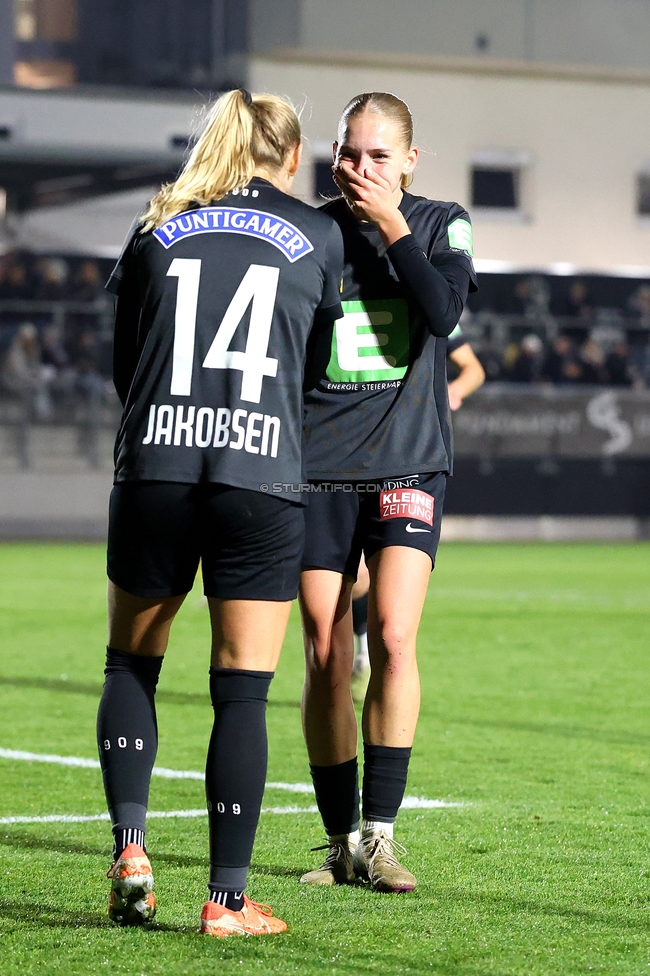 Sturm Damen - Vienna
OEFB Frauen Bundesliga, 12. Runde, SK Sturm Graz Damen - First Vienna, Trainingszentrum Messendorf, 07.11.2025. 

Foto zeigt Sandra Jakobsen (Sturm Damen) und Lena Breznik (Sturm Damen)
