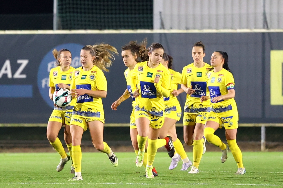 Sturm Damen - Vienna
OEFB Frauen Bundesliga, 12. Runde, SK Sturm Graz Damen - First Vienna, Trainingszentrum Messendorf, 07.11.2025. 

Foto zeigt den Torjubel der Vienna
